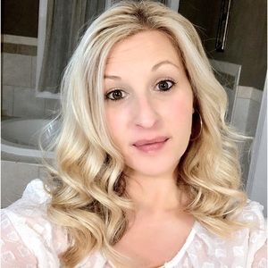 Meet your Posher, Suzanne